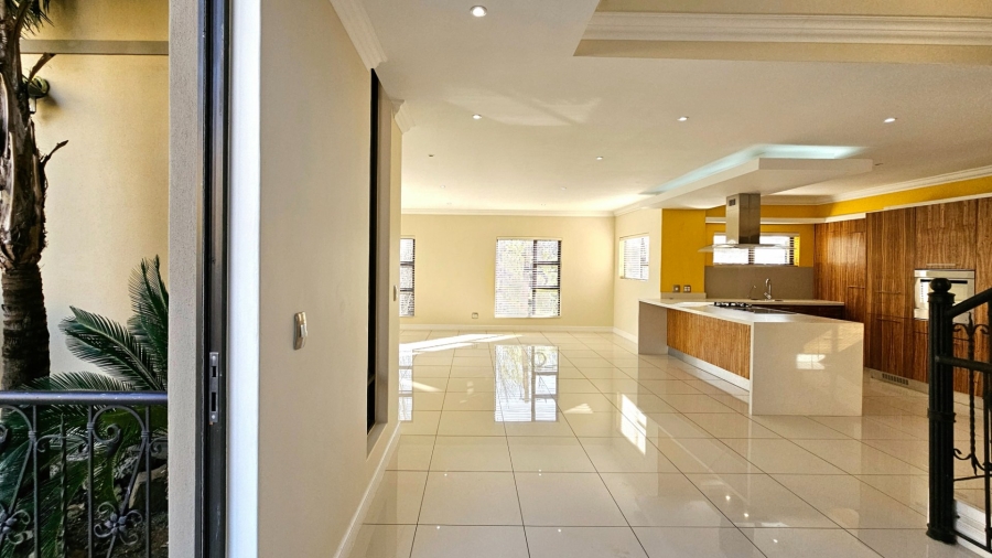 5 Bedroom Property for Sale in Kiepersol Free State